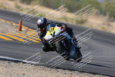 media/Oct-30-2022-CVMA (Sun) [[fb421c3cec]]/Race 16 Amateur Supersport Middleweight/